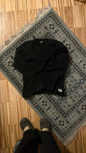 photo labelled knitted sweater, misread as sweatshirt